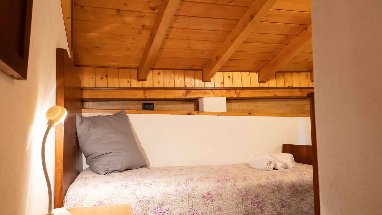 Photo of Bedroom in Brusimpiano