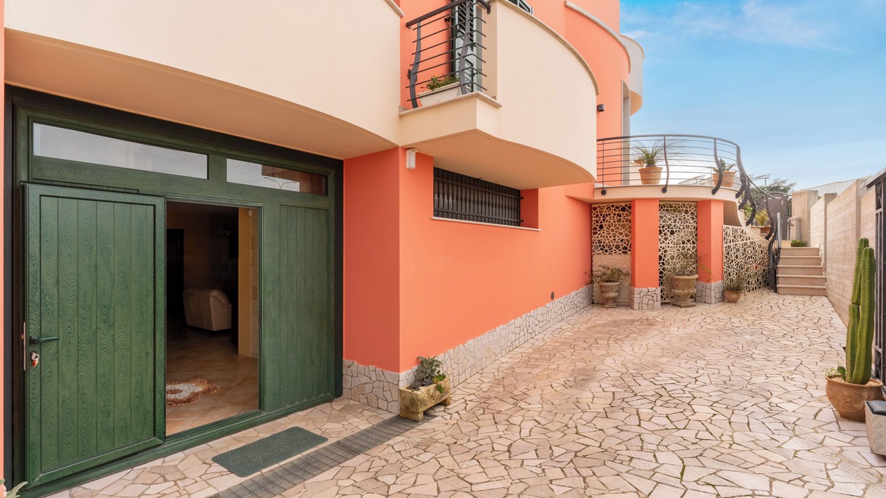 Photo of Outdoor in Matino