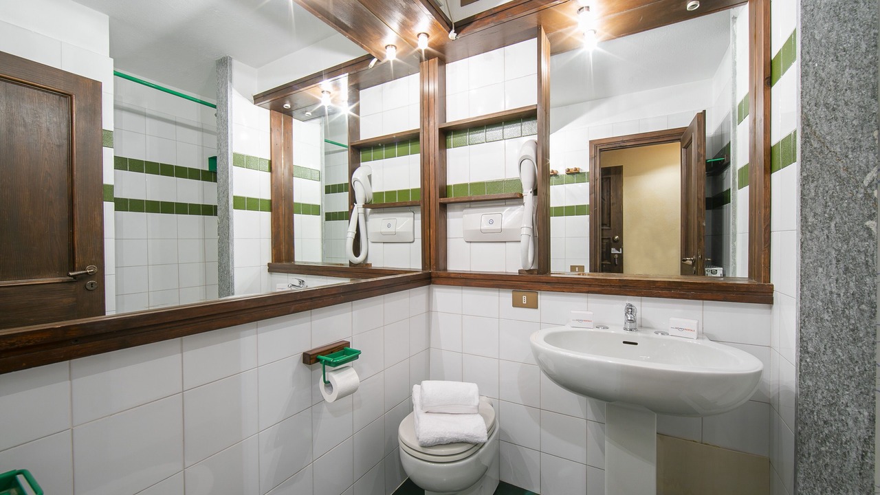Photo of Bathroom in Grangesises