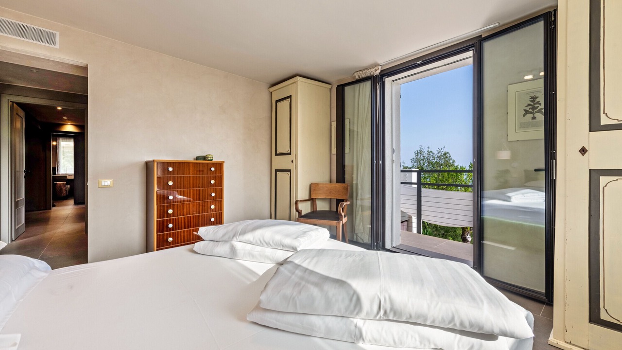 Photo of Bedroom in Gardone Riviera
