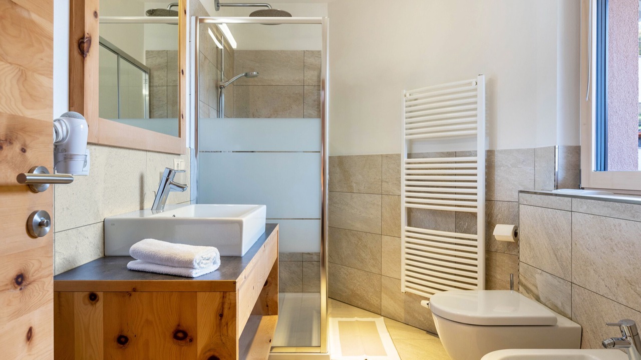 Photo of Bathroom in Gudon