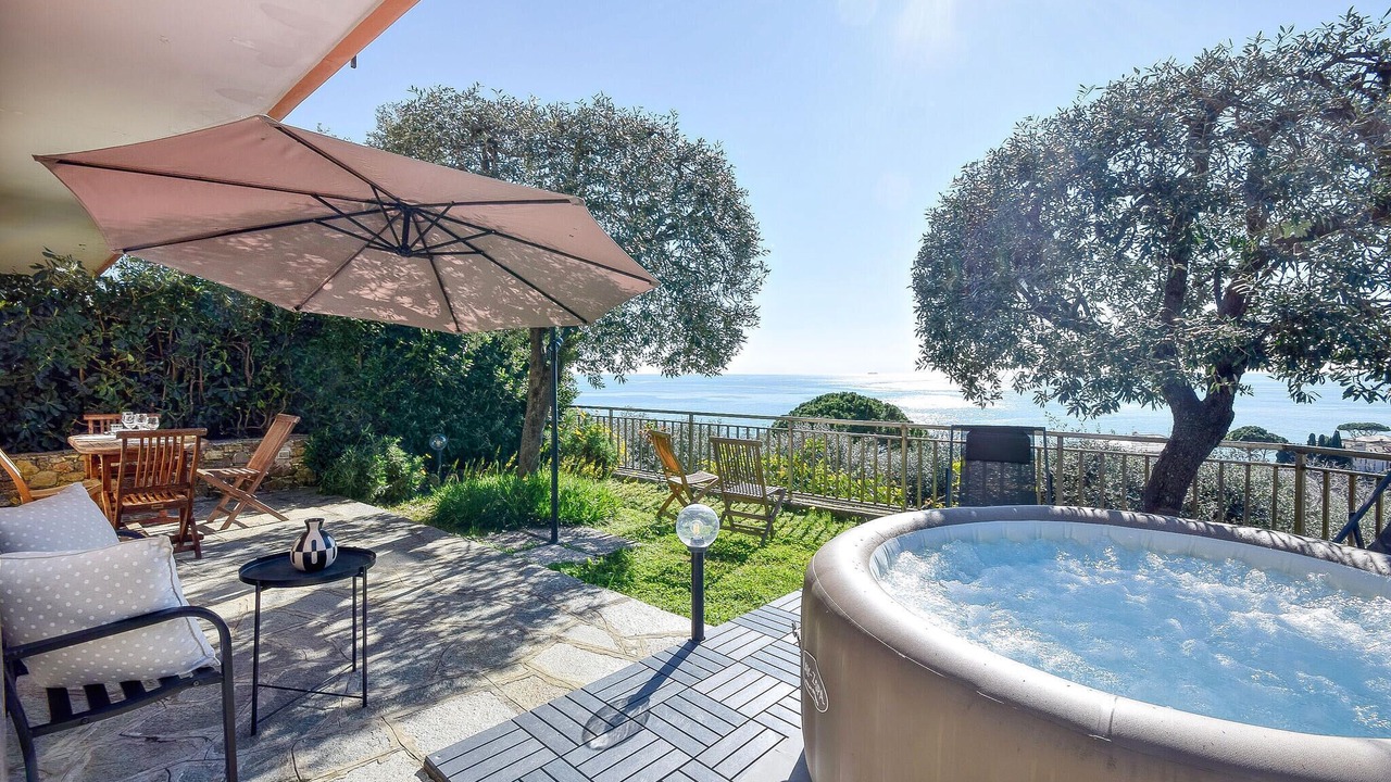 Photo of Others in Recco