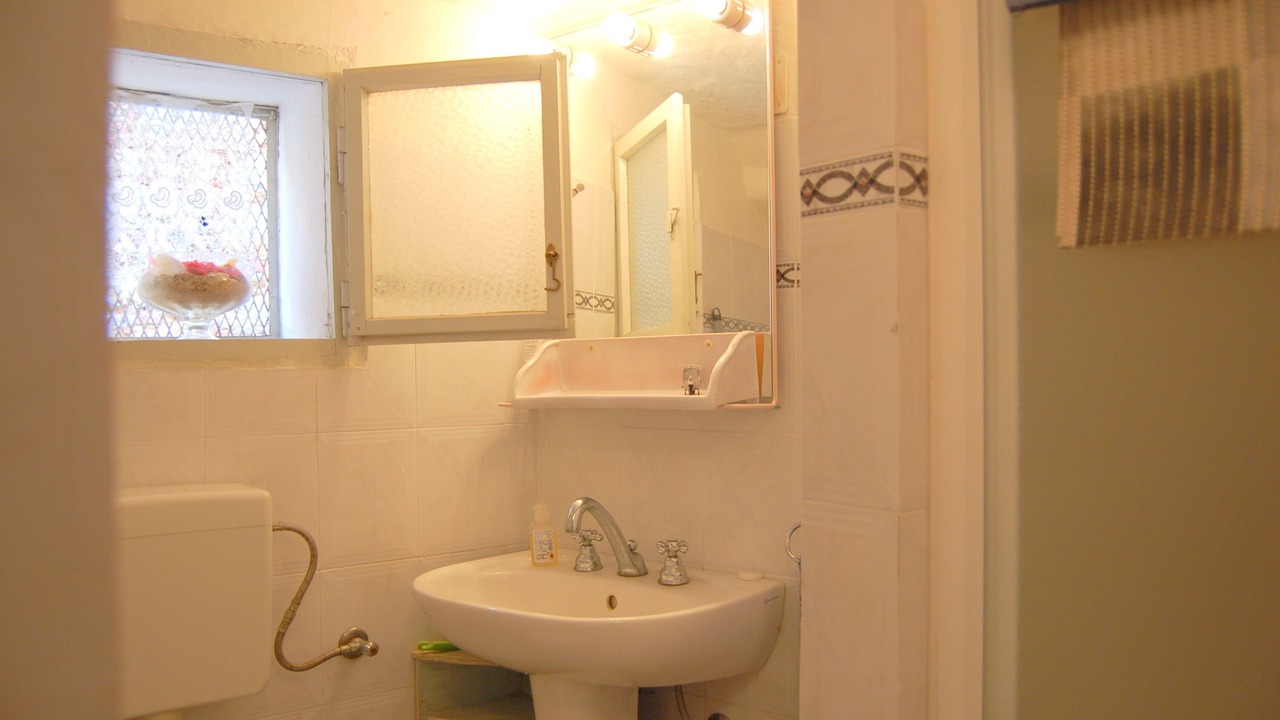 Photo of Bathroom in Petroio