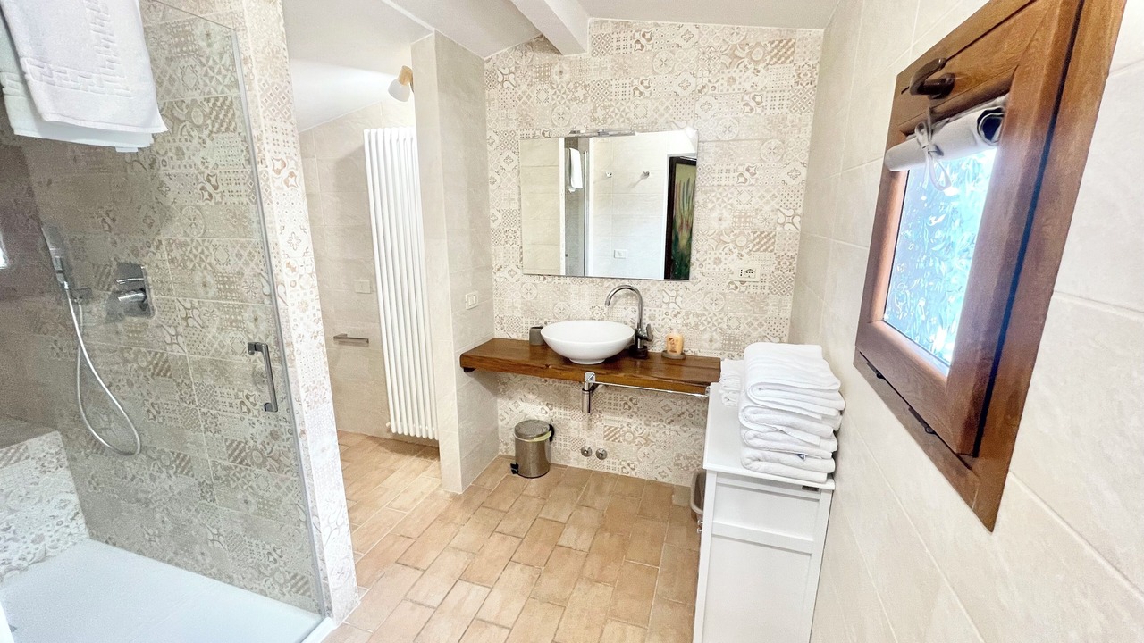Photo of Bathroom in Limiti