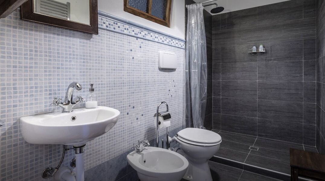 Photo of Bathroom in Montegrosso dʼAsti