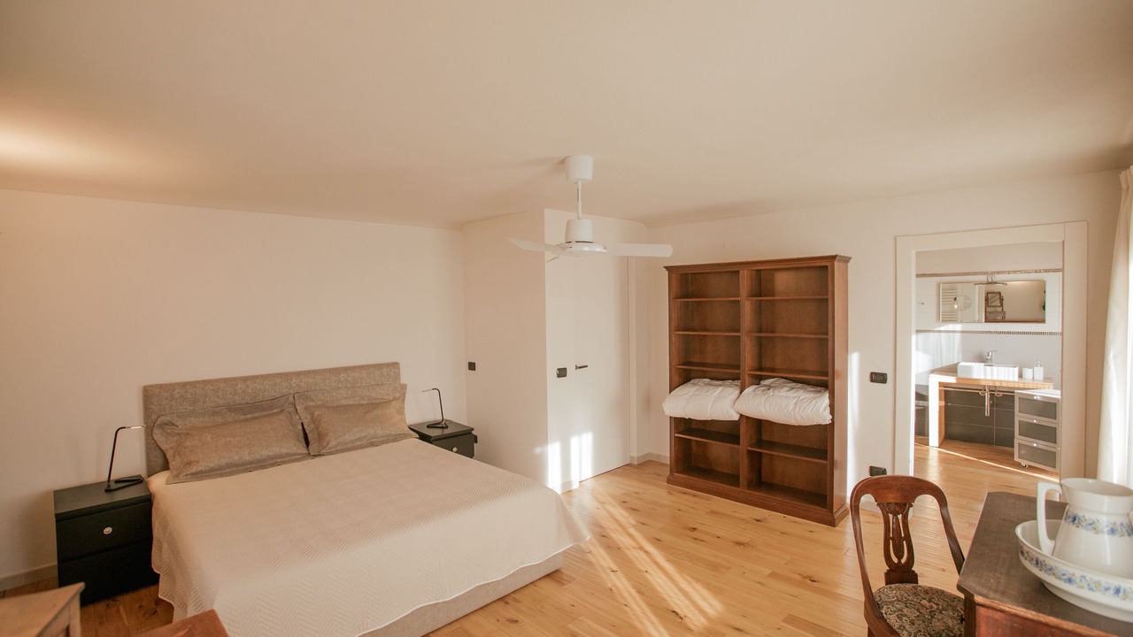 Photo of Bedroom in Costigliole d'Asti
