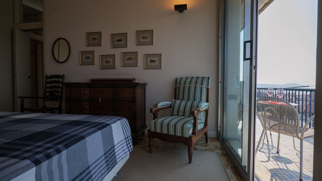 Photo of Bedroom in Intra