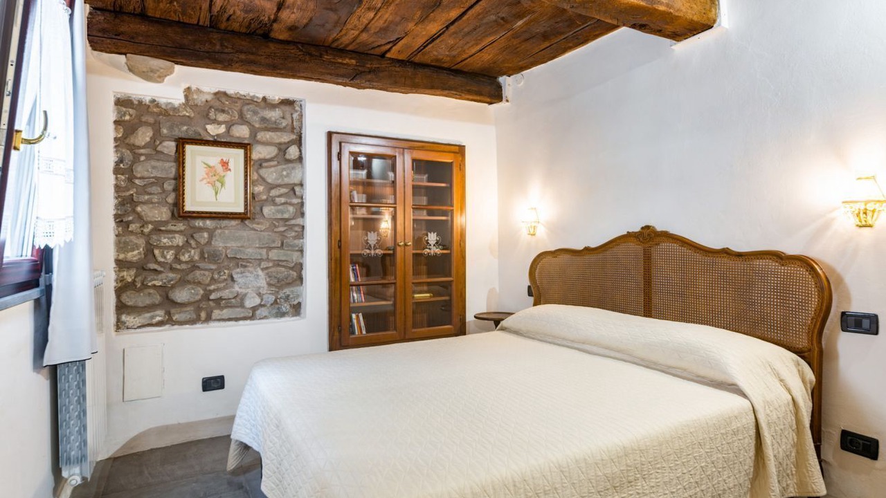 Photo of Bedroom in Borghetto di Vara