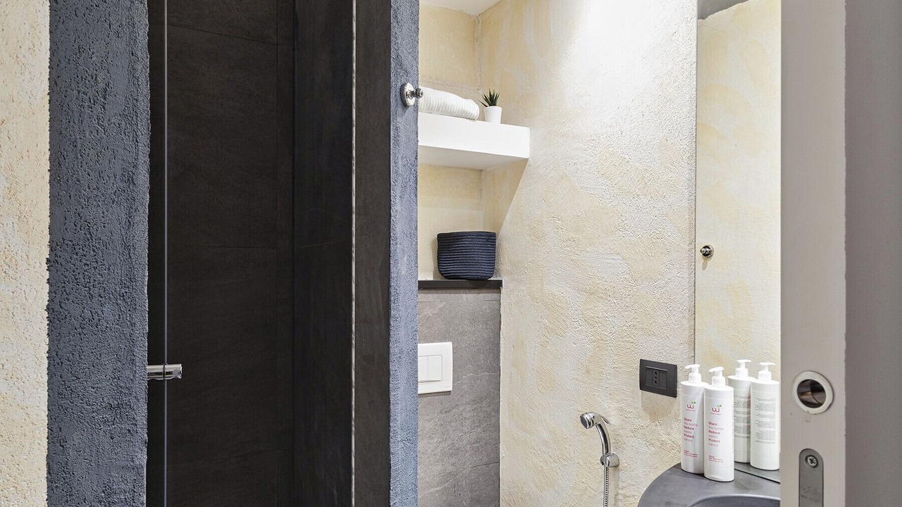 Photo of Bathroom in Genoa Historical Centre