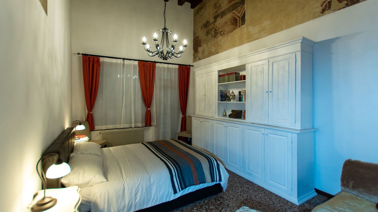 Photo of Bedroom in Historic Centre