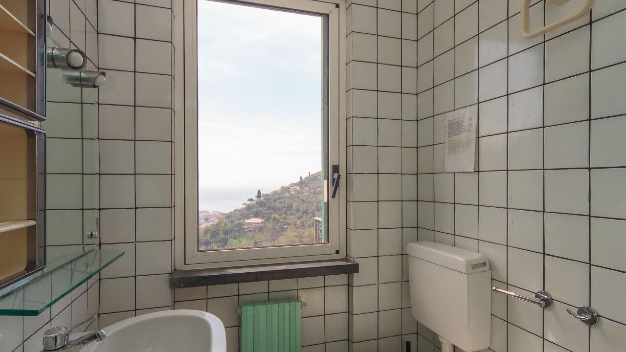 Photo of Bathroom in Recco
