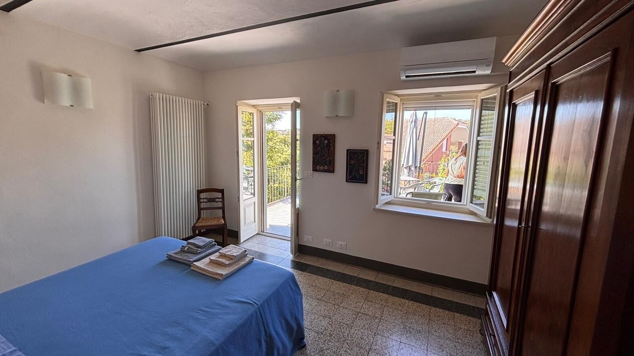 Photo of Bedroom in Montegrosso dʼAsti