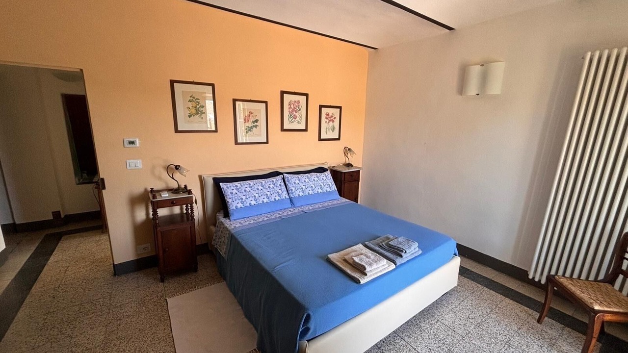 Photo of Bedroom in Montegrosso dʼAsti