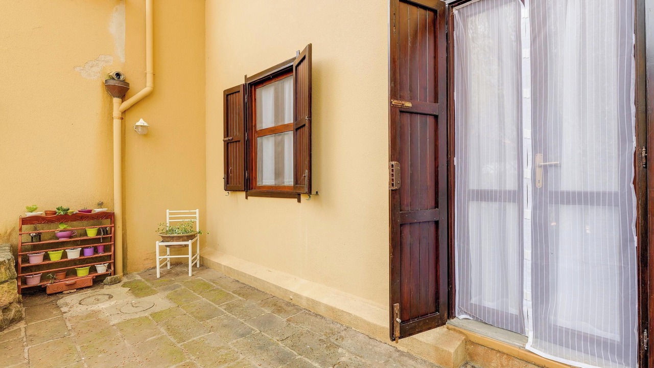 Photo of Outdoor in Narbolia