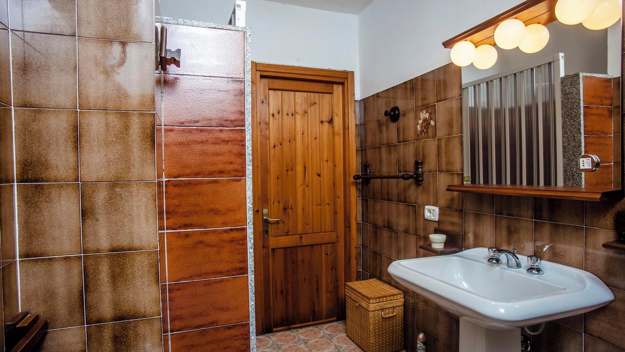 Photo of Bathroom in Sarroch
