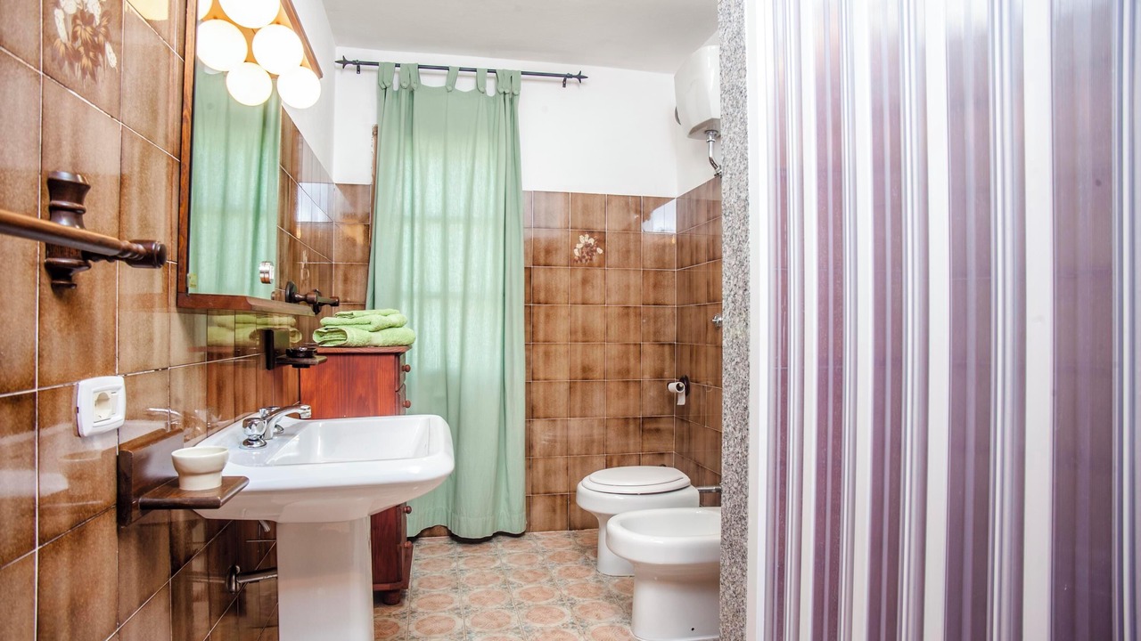 Photo of Bathroom in Sarroch