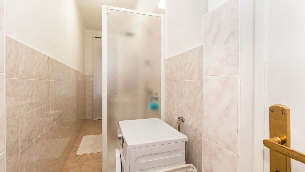 Photo of Bathroom in Parella