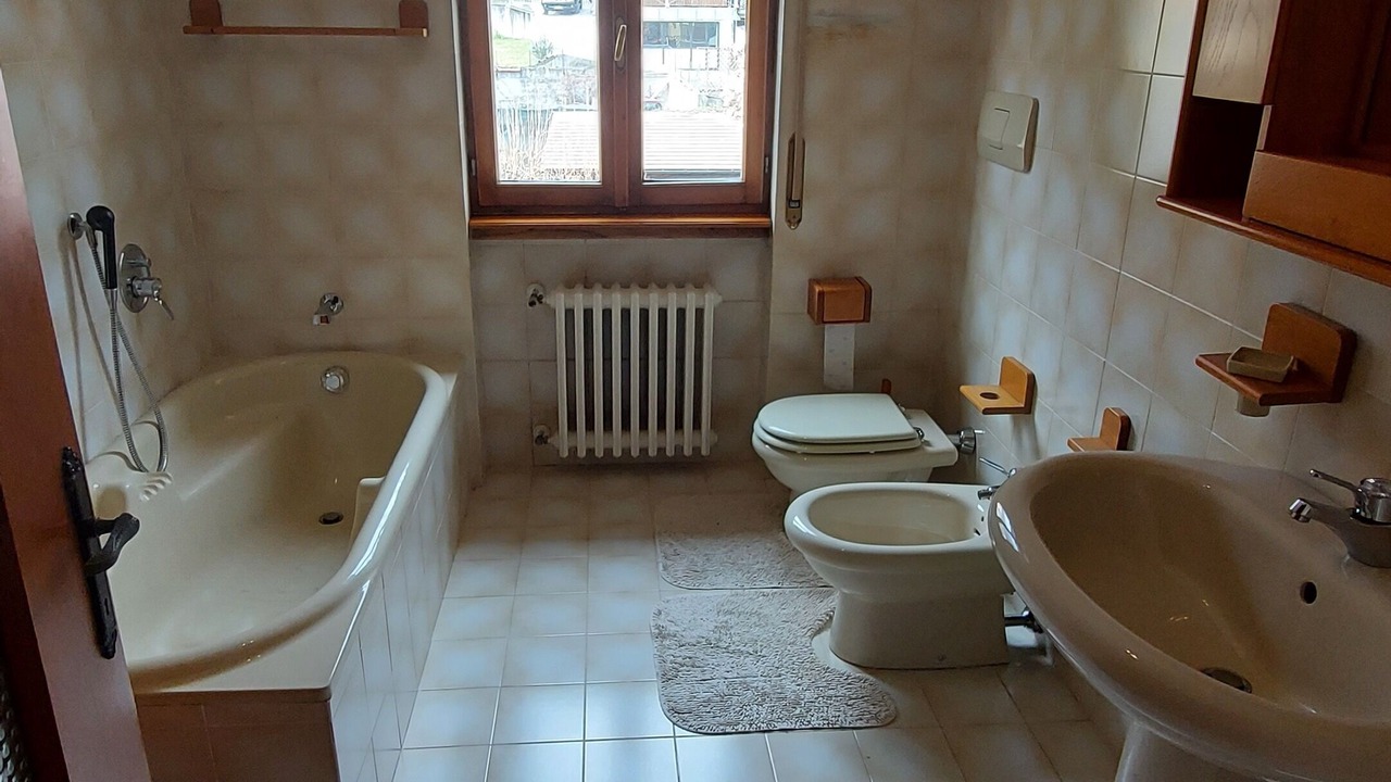Photo of Bathroom in Calozzo