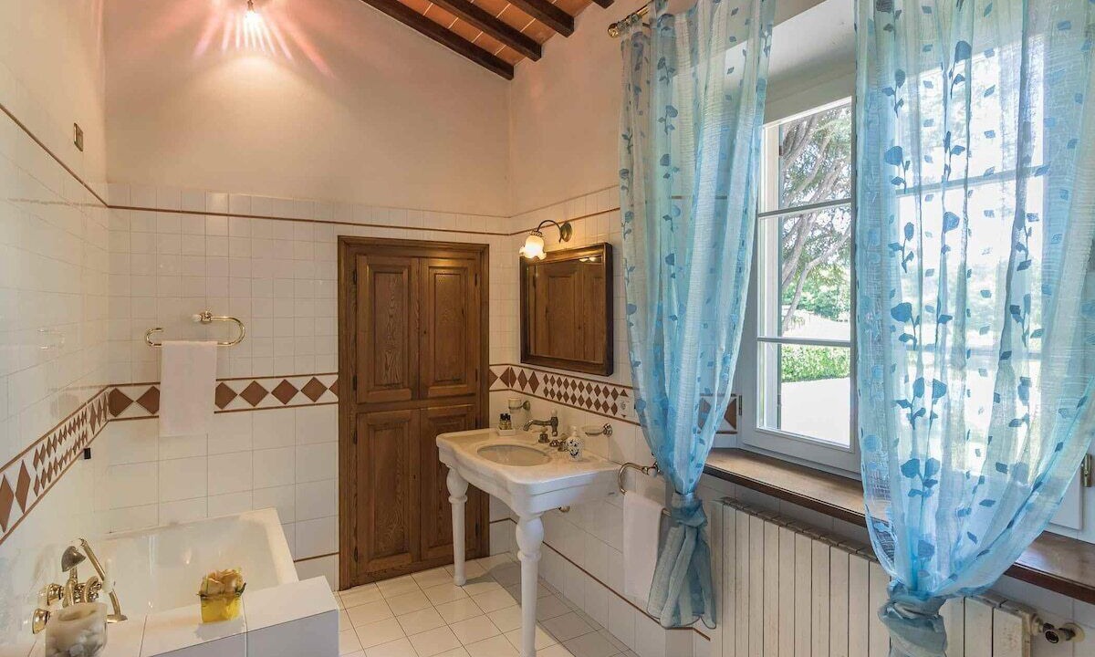 Photo of Bathroom in Mologno