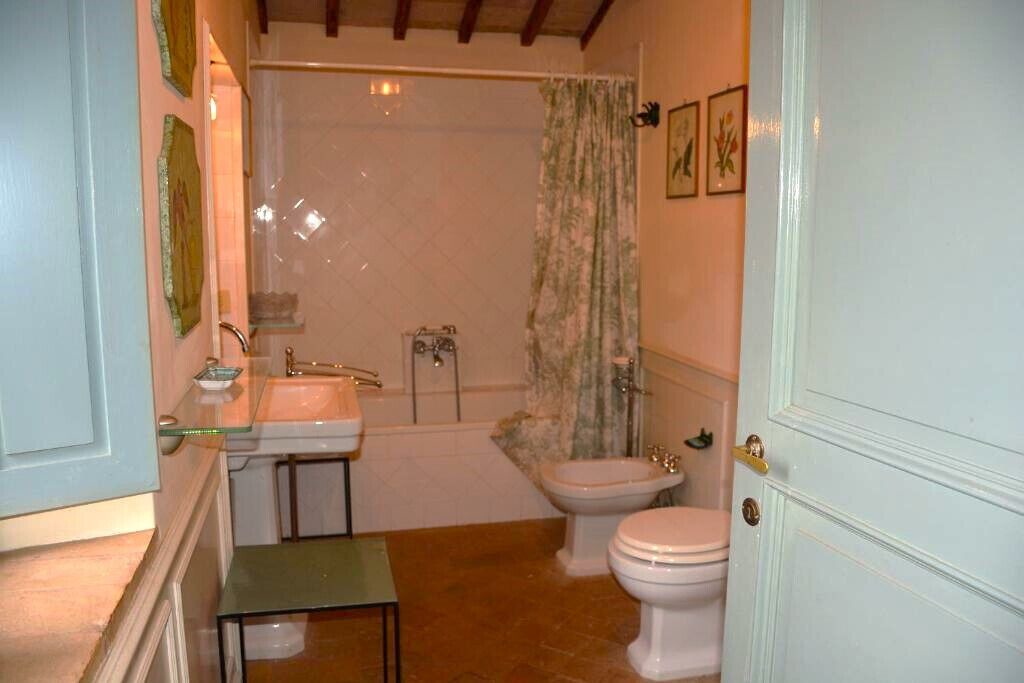 Photo of Bathroom in Montoro