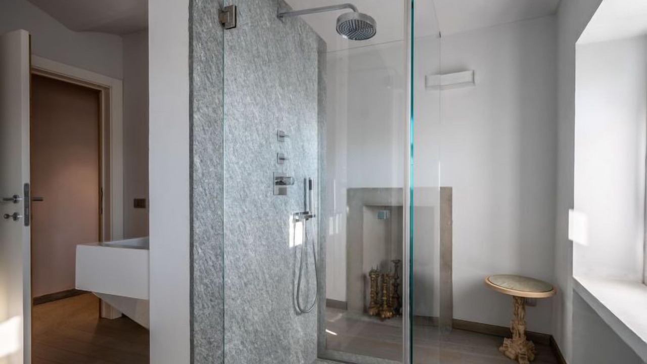 Photo of Bathroom in Vanara