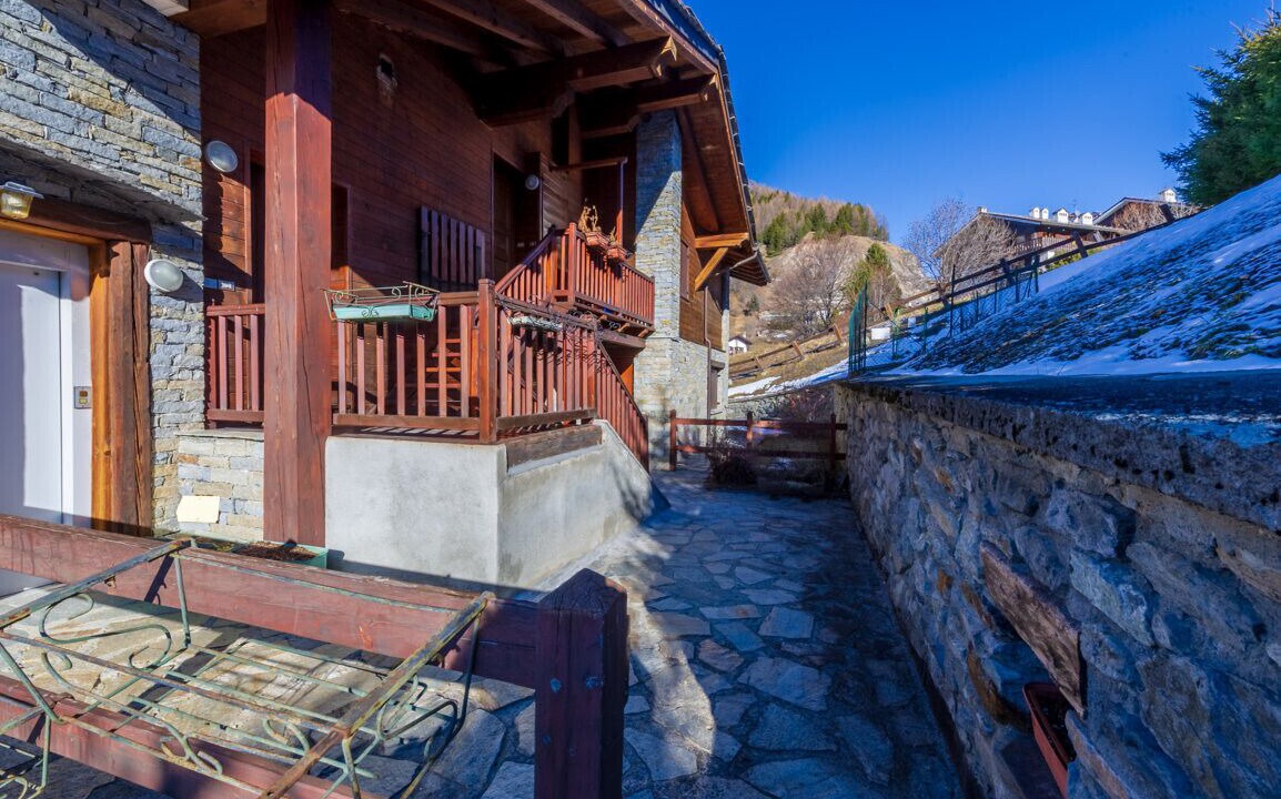Photo of Patio Balcony in La Thuile