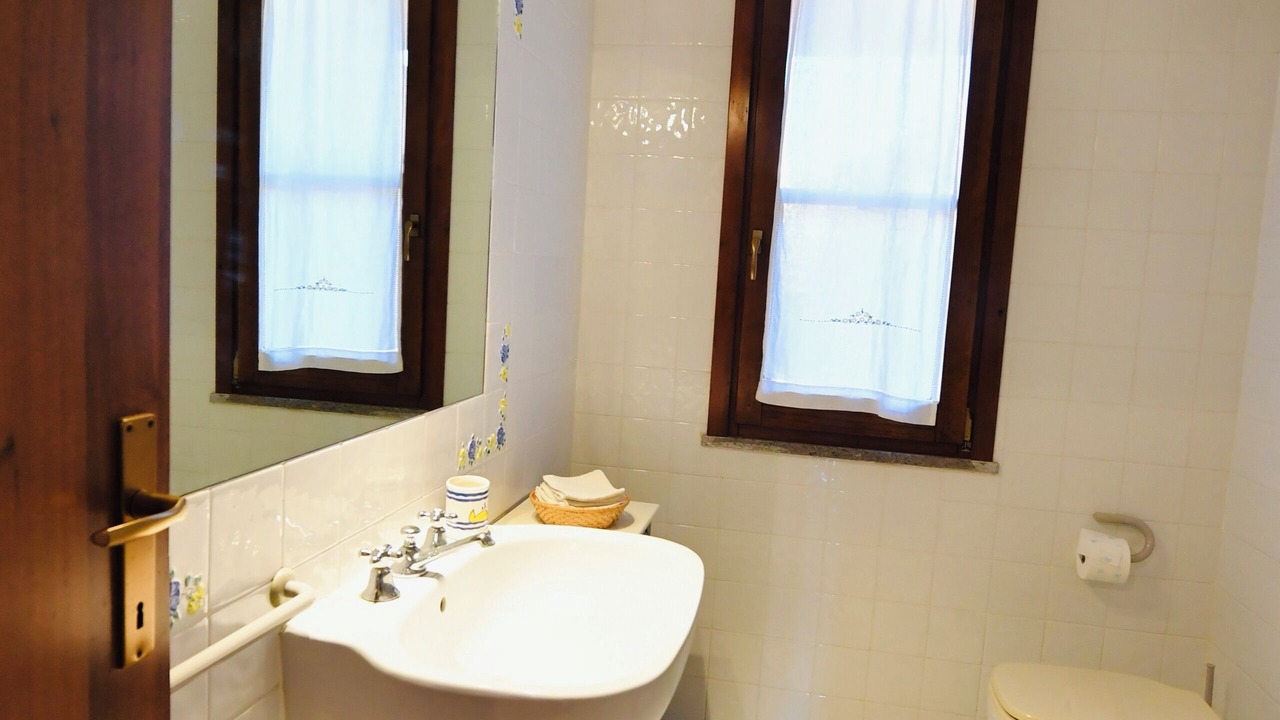 Photo of Bathroom in Funtana Meiga