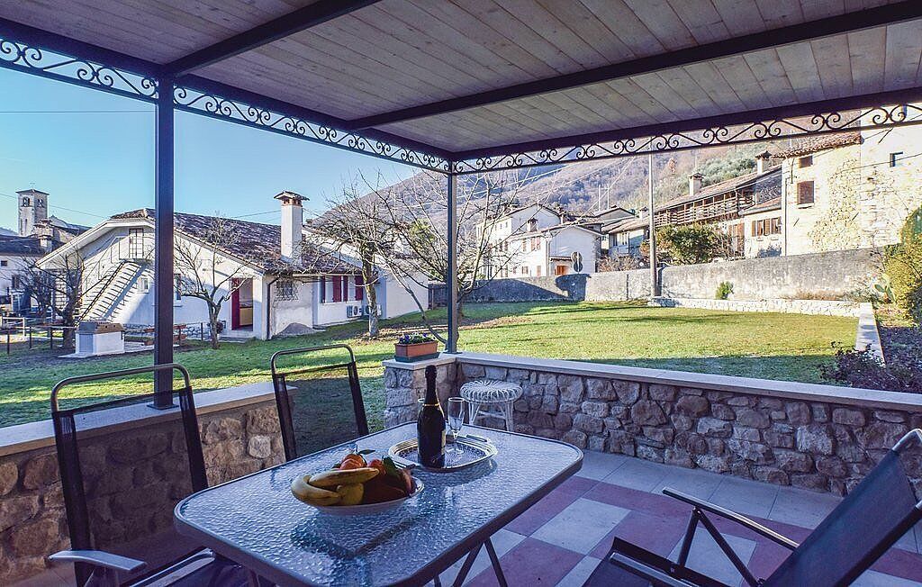 Photo of Outdoor in Miane