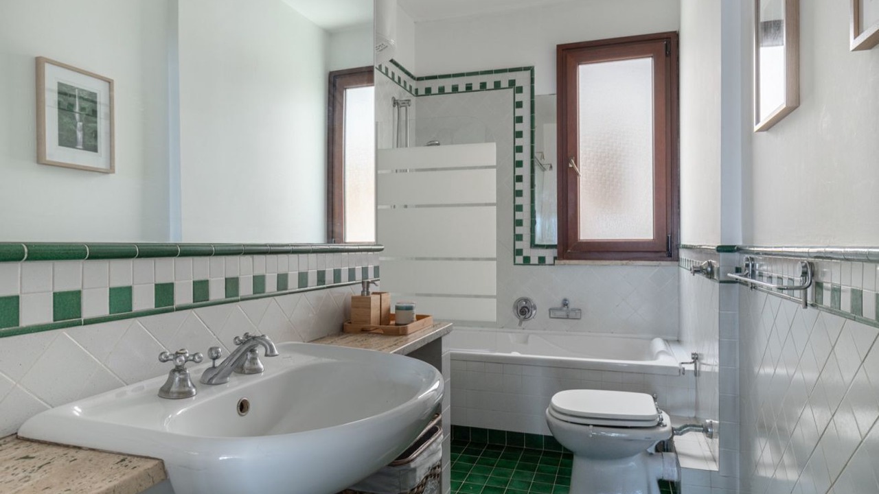 Photo of Bathroom in Addaura
