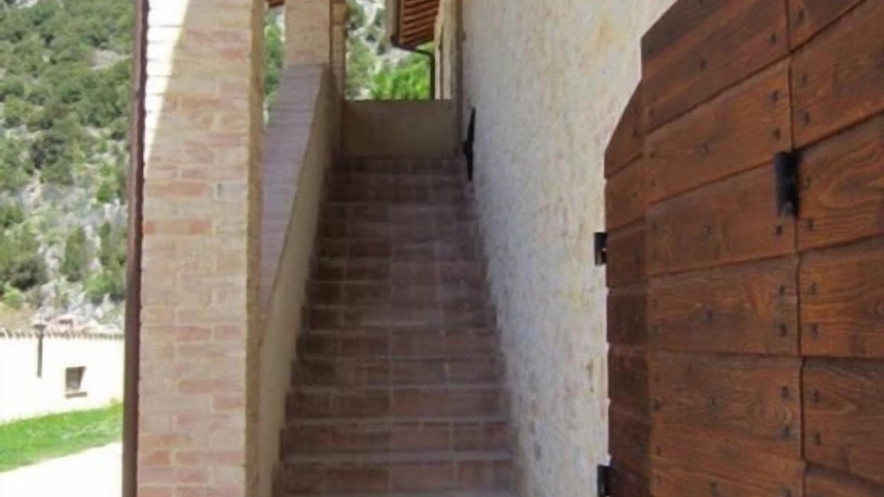 Photo of Outdoor in Pale