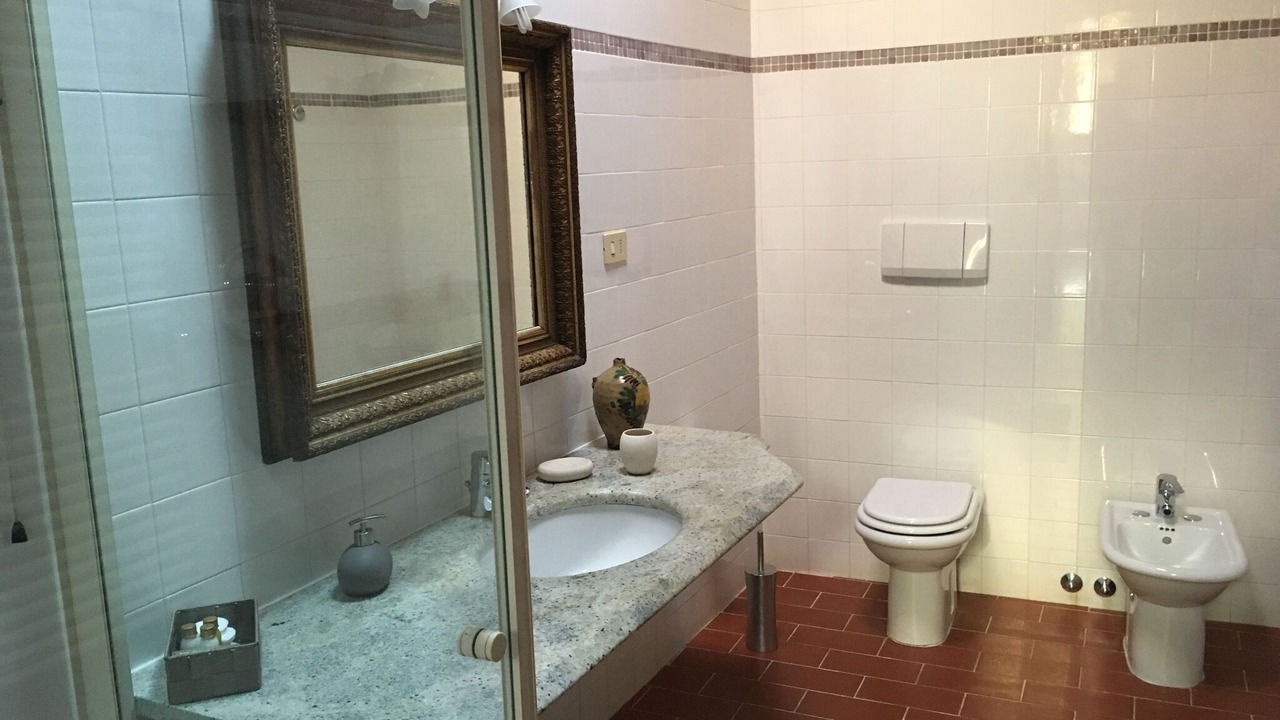 Photo of Bathroom in Chianni