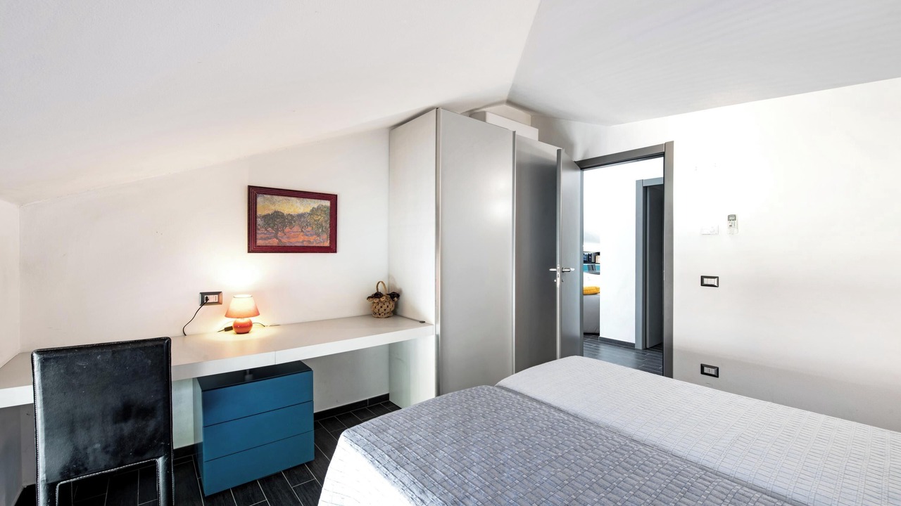 Photo of Bedroom in Colonno