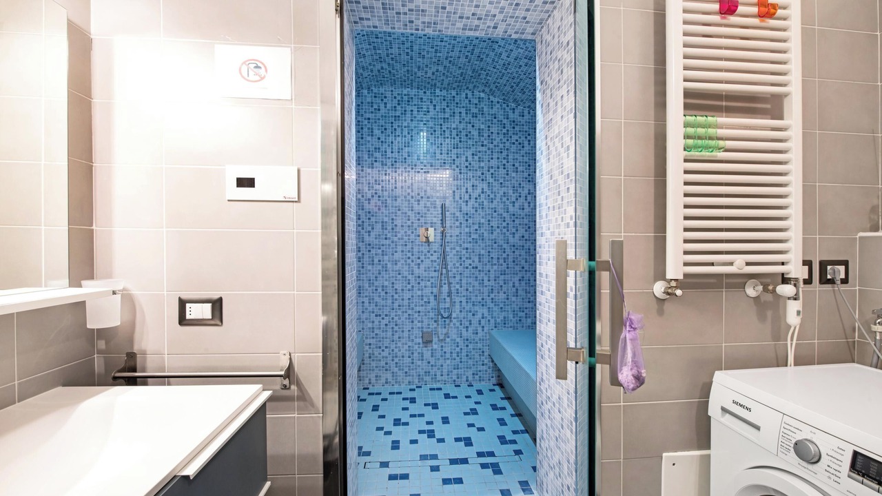 Photo of Bathroom in Colonno