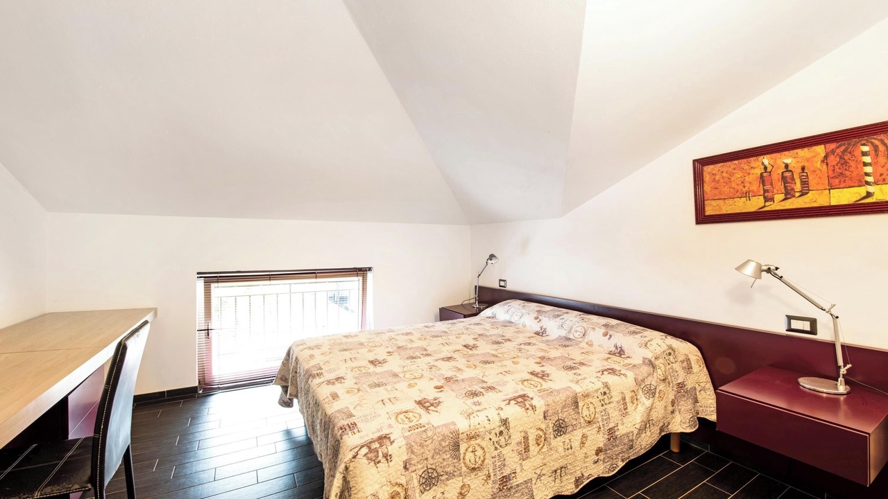 Photo of Bedroom in Colonno