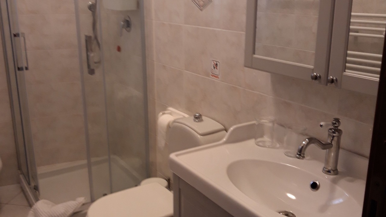 Photo of Bathroom in Pitelli