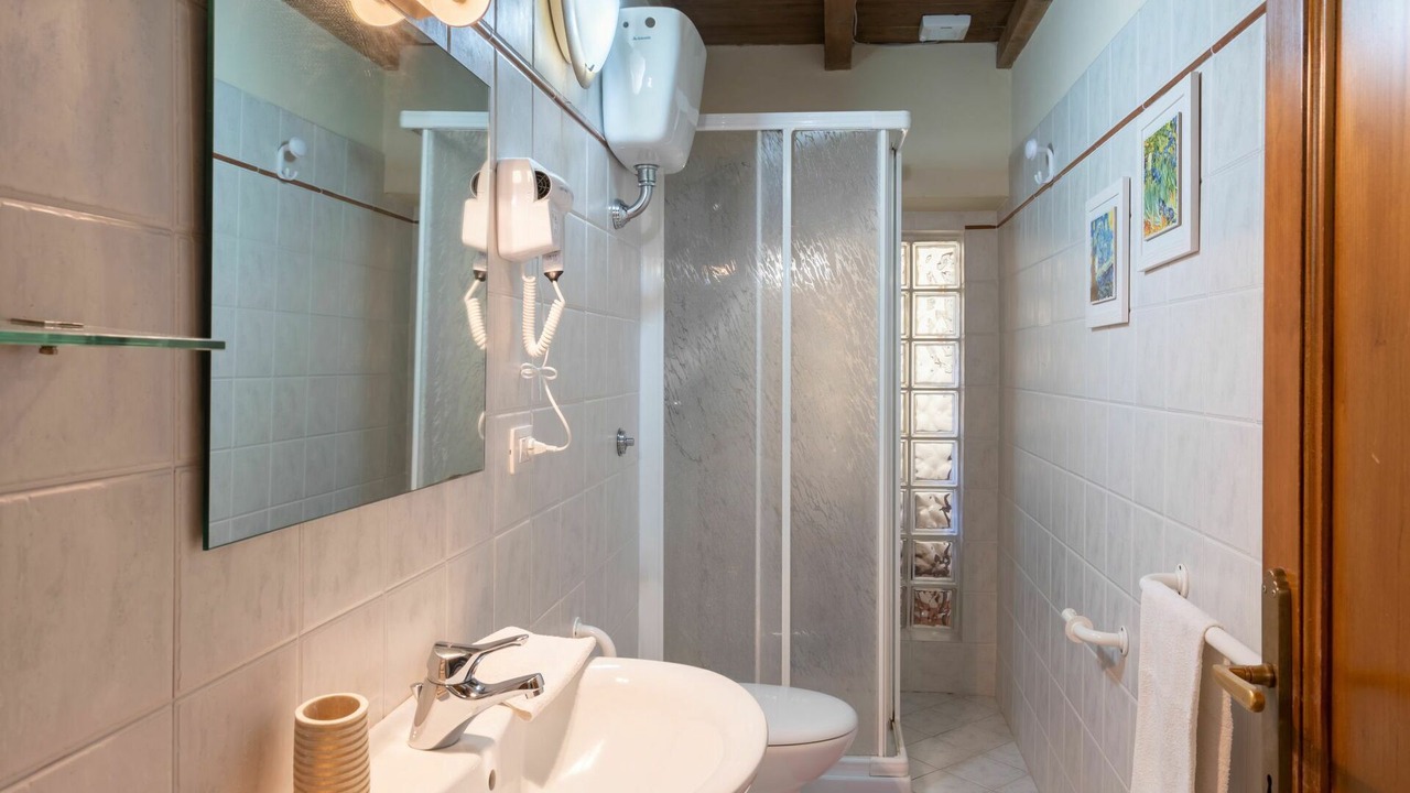 Photo of Bathroom in Londa