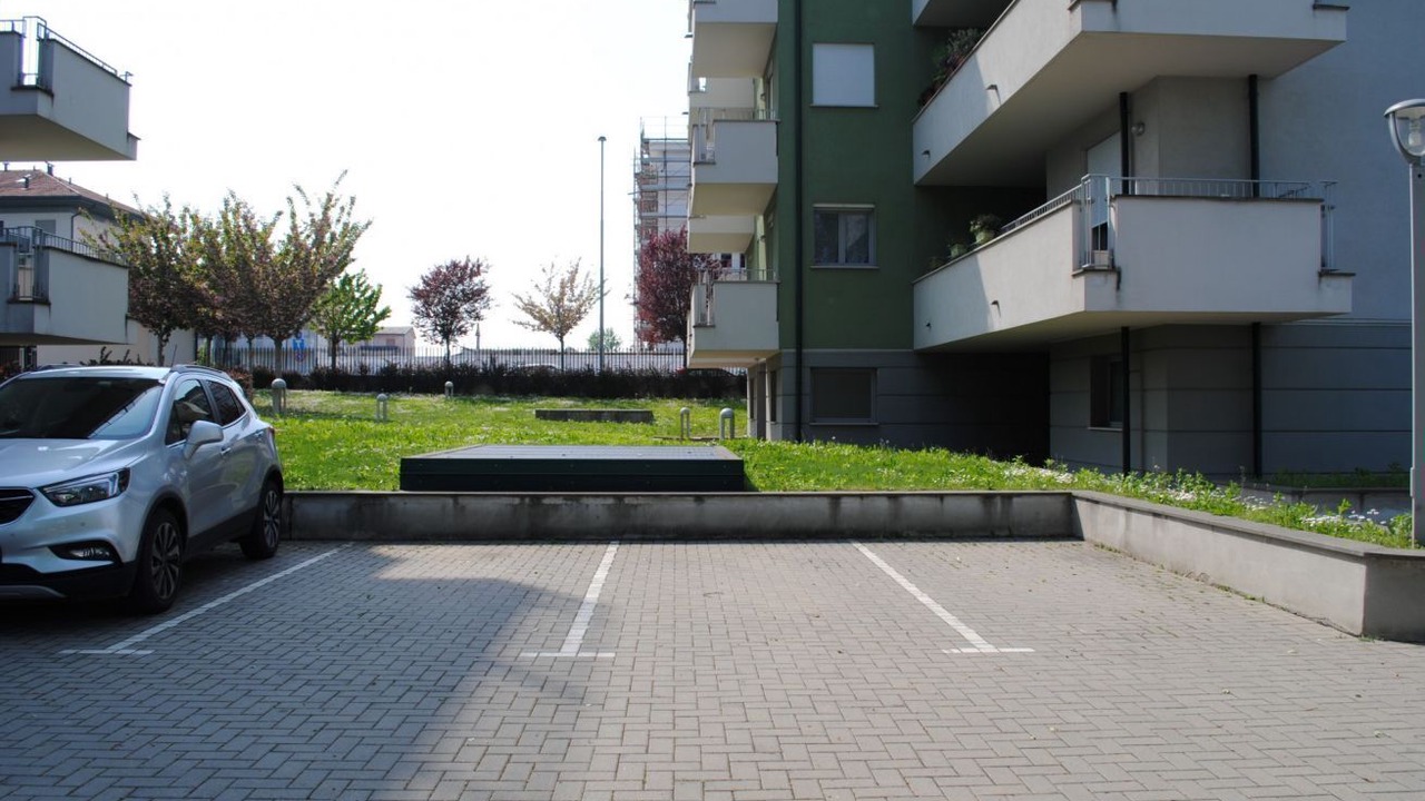 Photo of Outdoor in Rho
