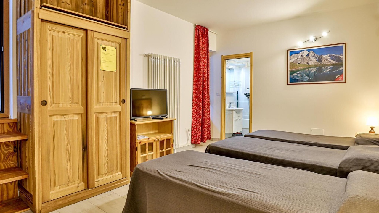 Photo of Bedroom in Antey-Saint-Andre