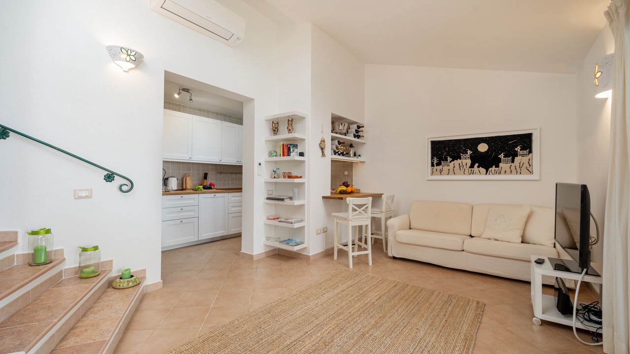Photo of Livingroom in Eden Rock