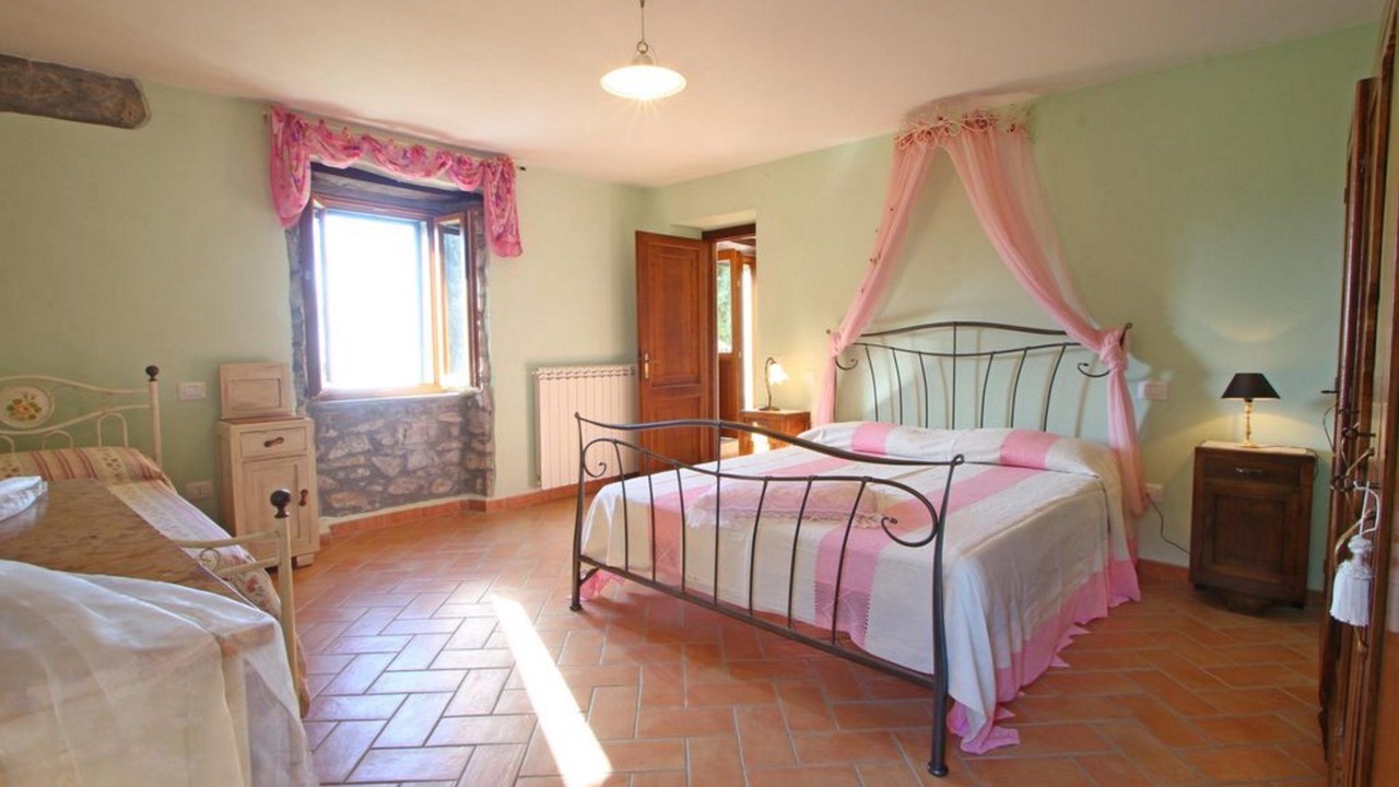 Photo of Bedroom in Castiglione di Garfagnana