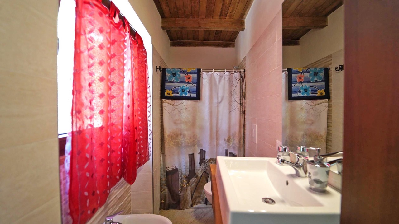 Photo of Bathroom in Pontremoli