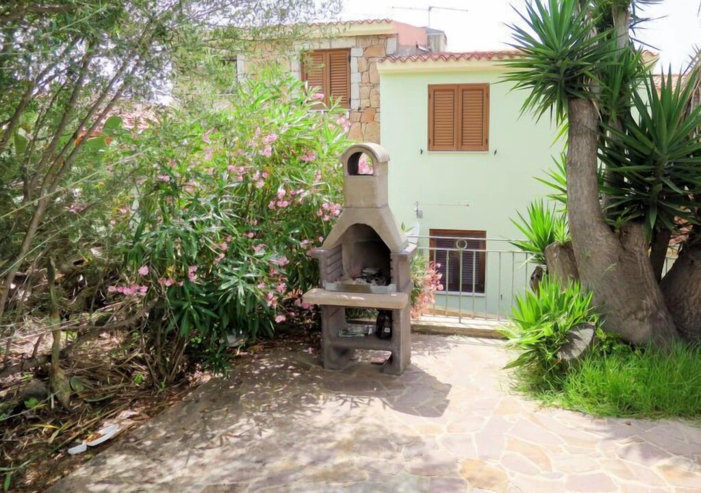 Photo of Buildings in Tanaunella