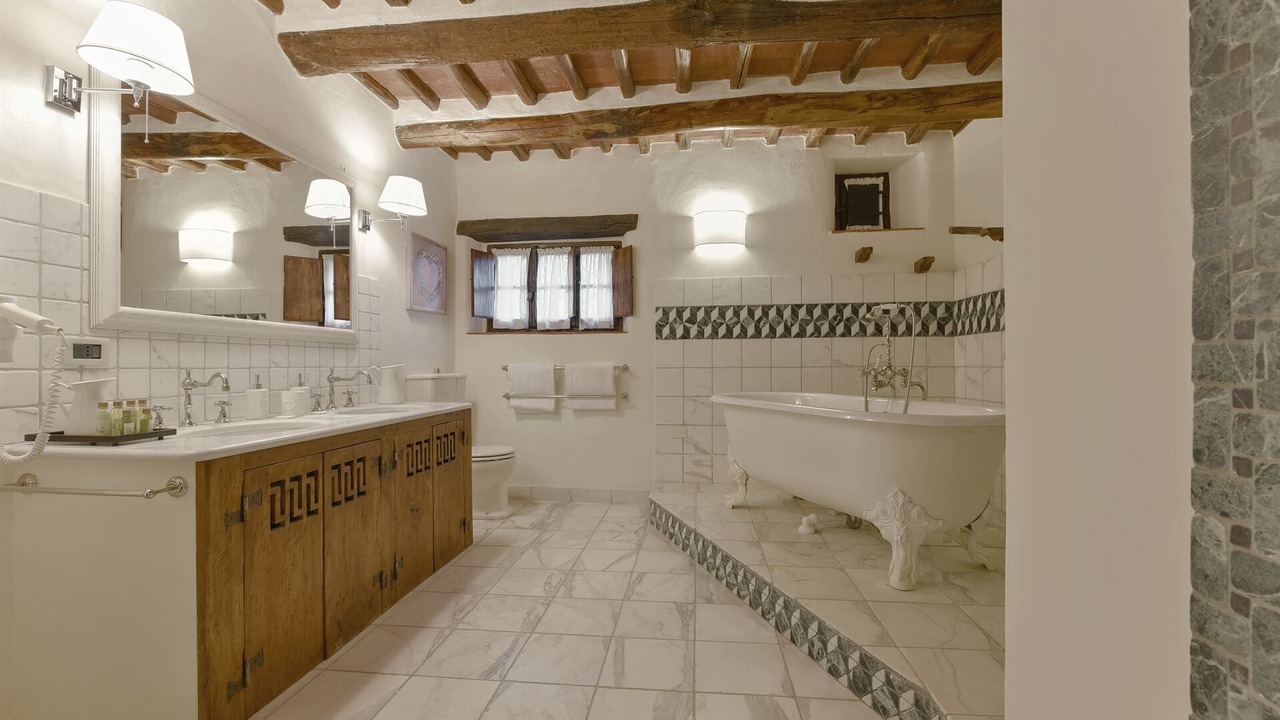 Photo of Bathroom in Gaiole in Chianti