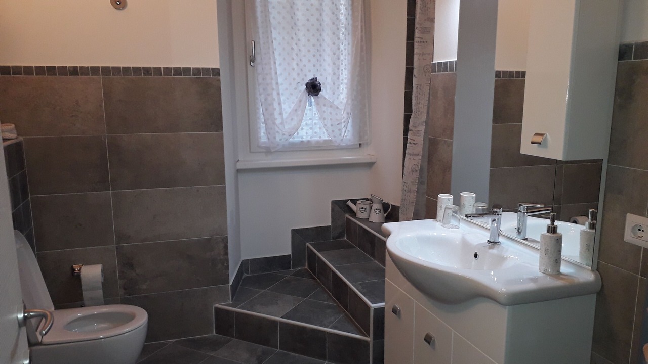 Photo of Bathroom in Corniglio