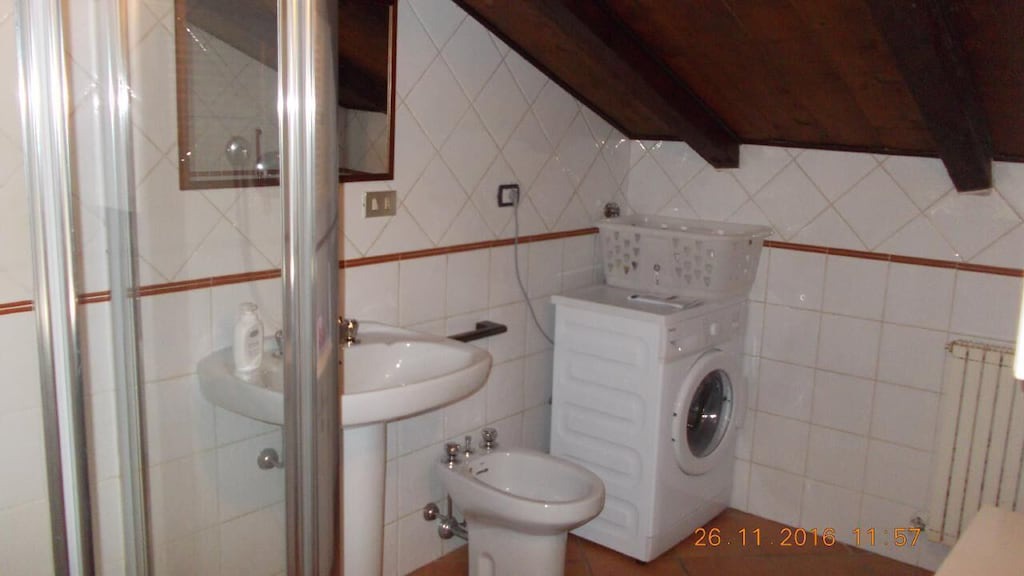 Photo of Bathroom in Lesa