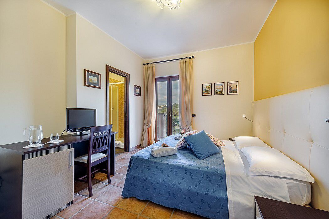 Photo of Bedroom in Laureana Cilento