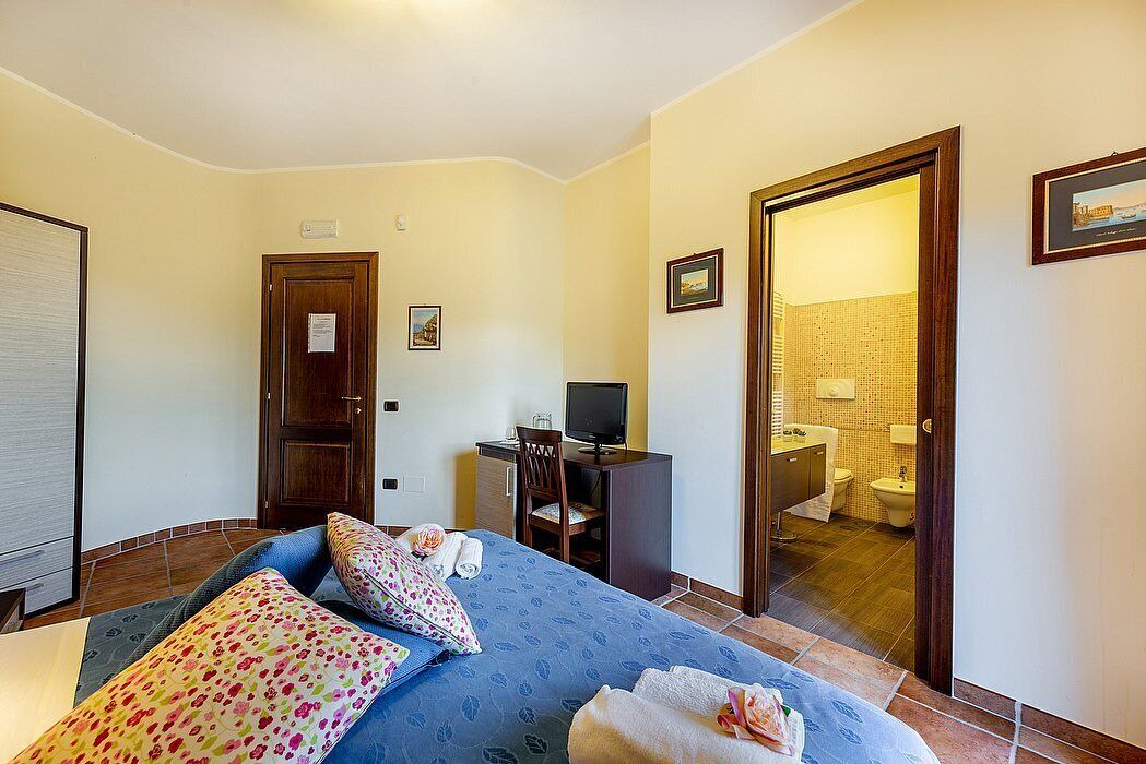 Photo of Bedroom in Laureana Cilento