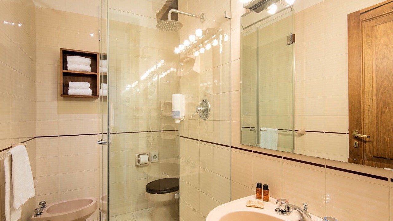 Photo of Bathroom in Doglio