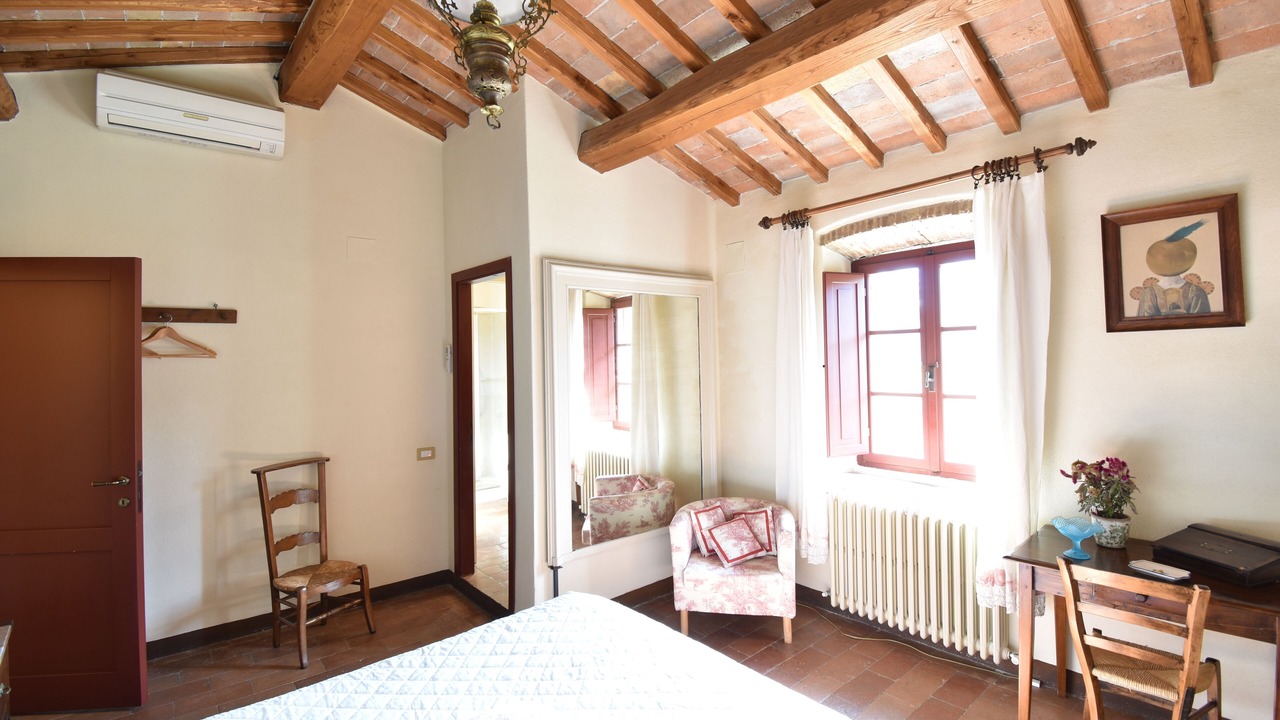 Photo of Bedroom in Villa Parigini