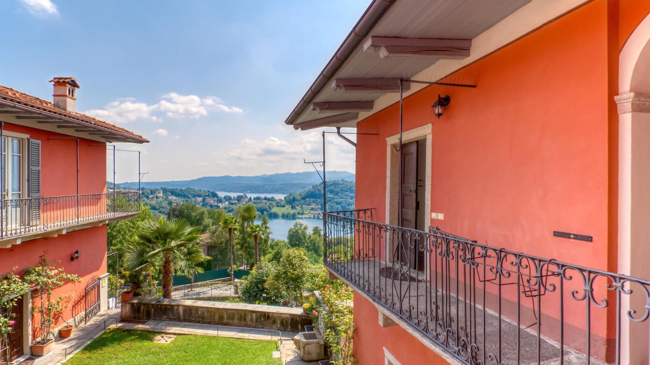 Photo of Bedroom in Carcegna